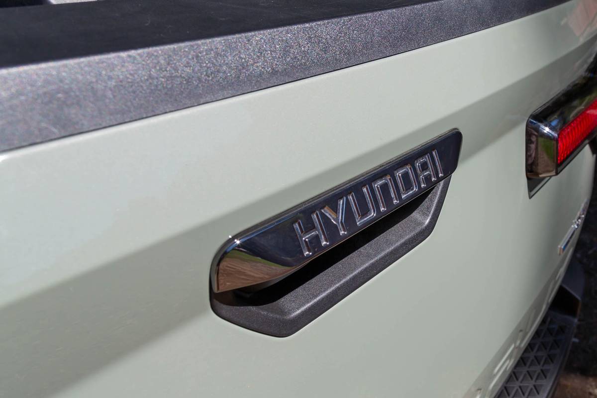 2022 Hyundai Santa Cruz | Cars.com photo by Brian Normile