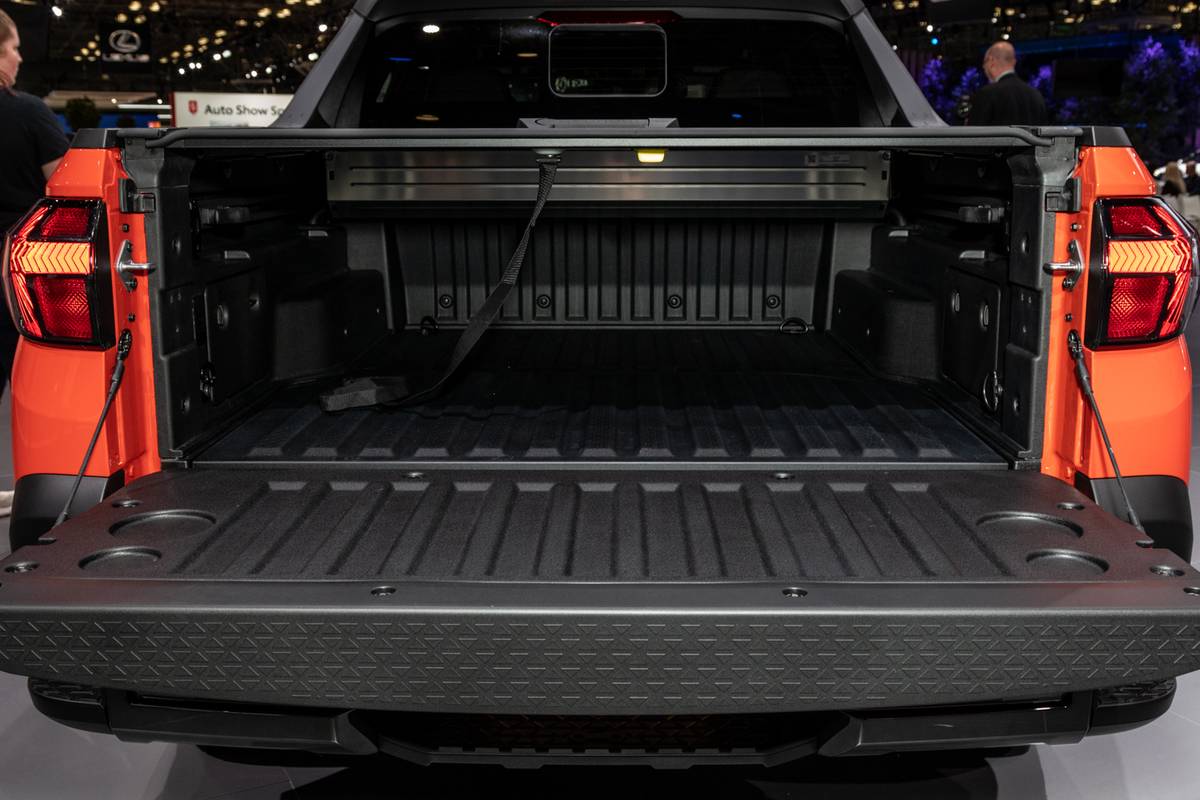 hyundai santa cruz 2025 09 exterior rear cargo jpg