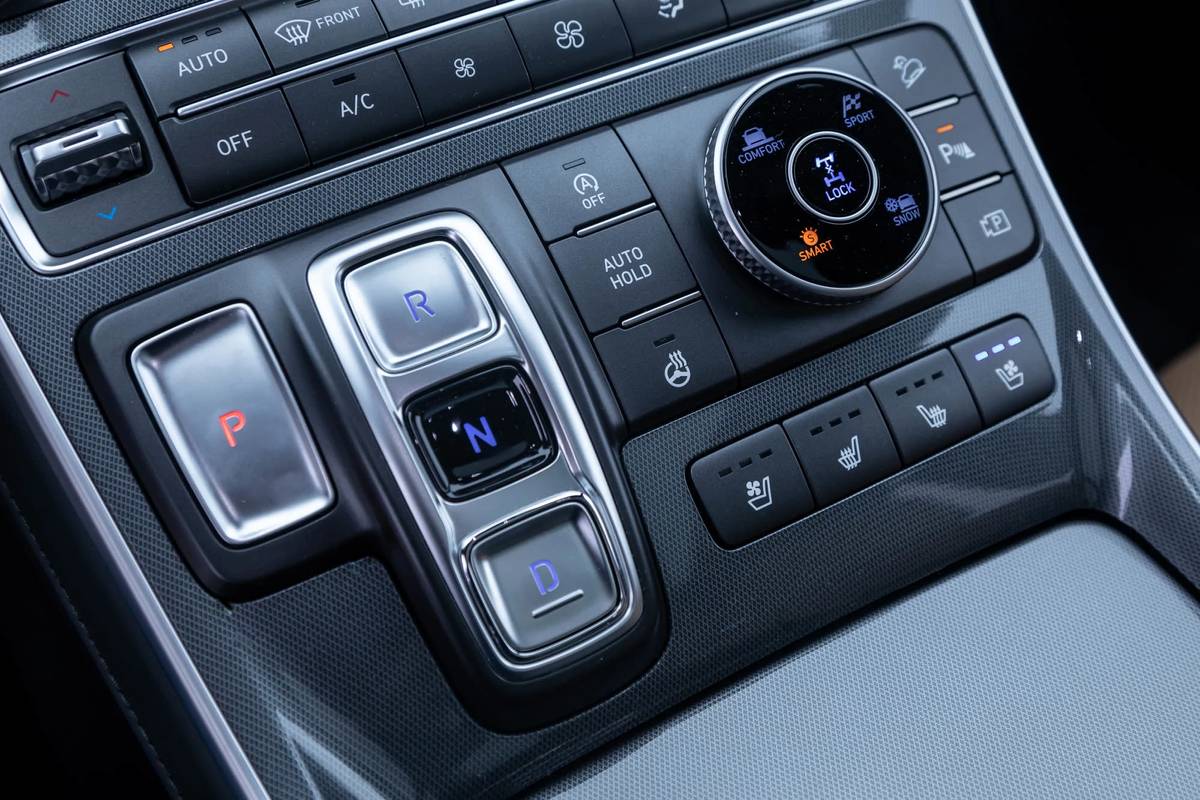 hyundai santa fe 2021  28 center console  controls  drive mode  front row  gearshift  interior  safety tech jpg