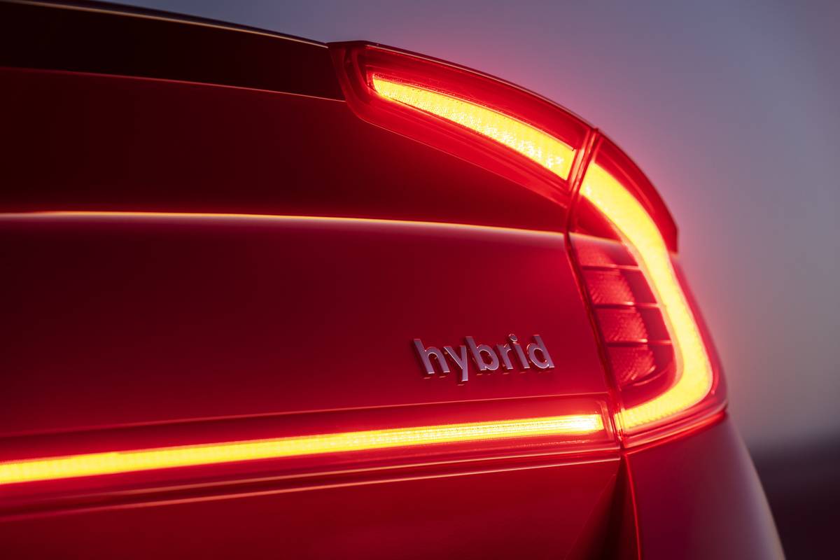 2020 Hyundai Sonata Hybrid | Manufacturer image