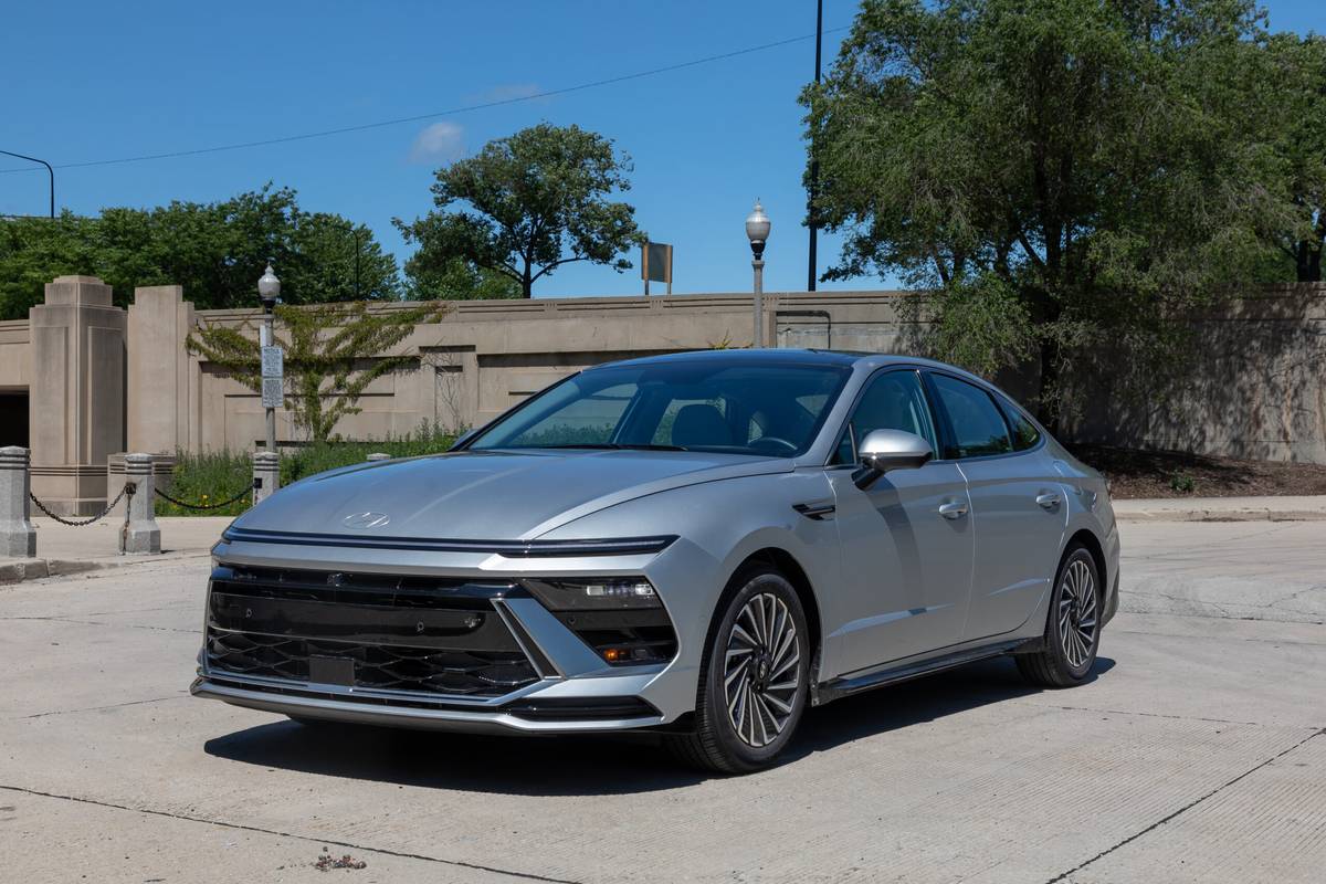 2024 Hyundai Sonata Hybrid Review A Refreshing, Comfortable Cruiser