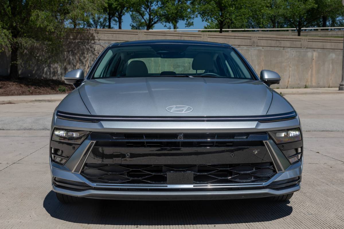 2024 Hyundai Sonata Hybrid Review A Refreshing, Comfortable Cruiser