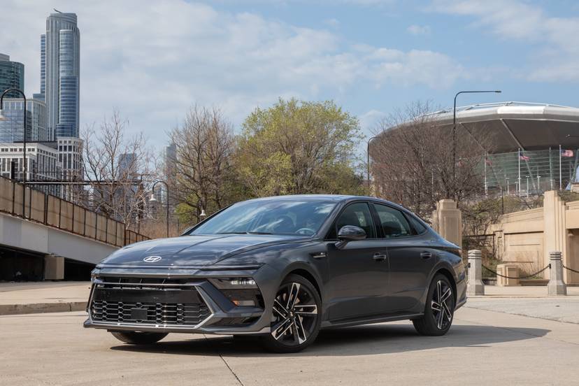 hyundai-sonata-n-line-2025-01-exterior-front-angle
