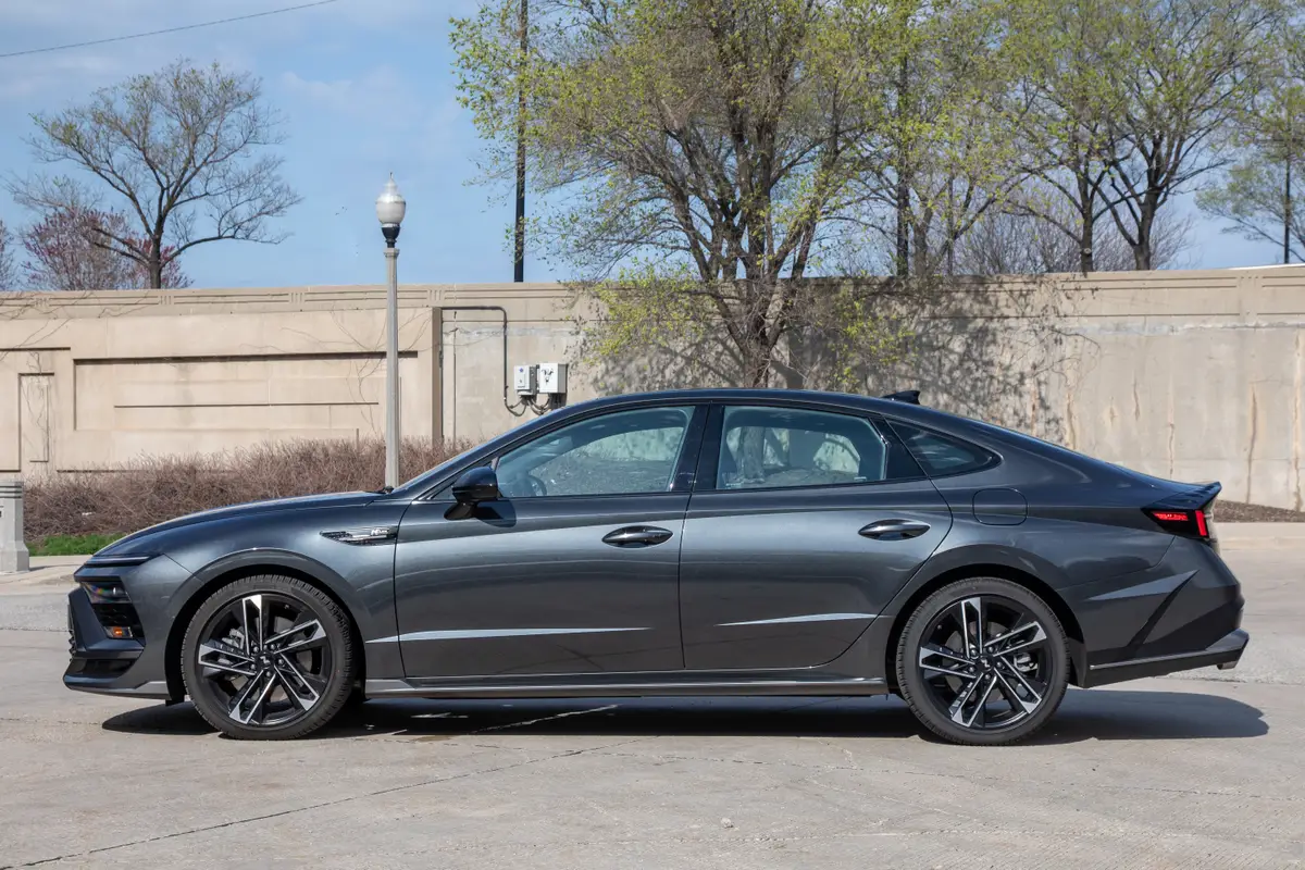 hyundai sonata n line 2025 06 exterior profile jpg