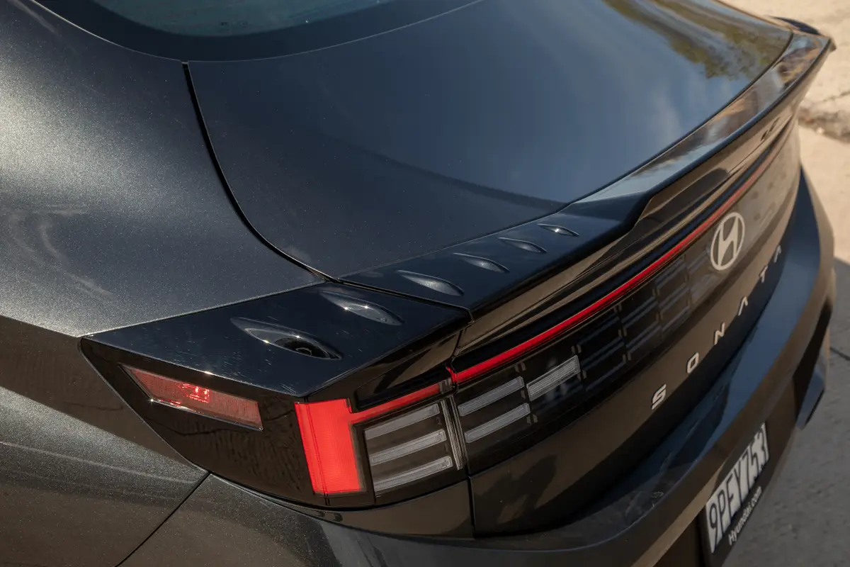 hyundai sonata n line 2025 12 exterior taillight jpg