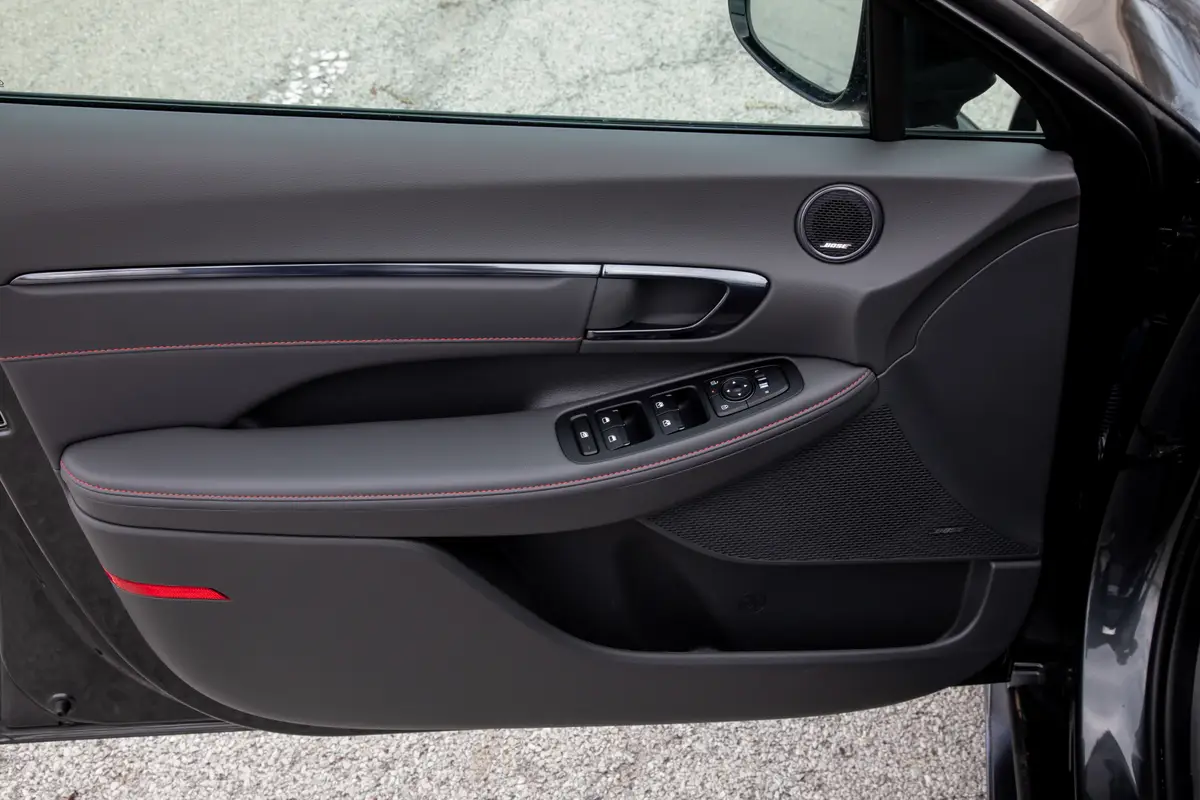 hyundai sonata n line 2025 41 interior door jpg