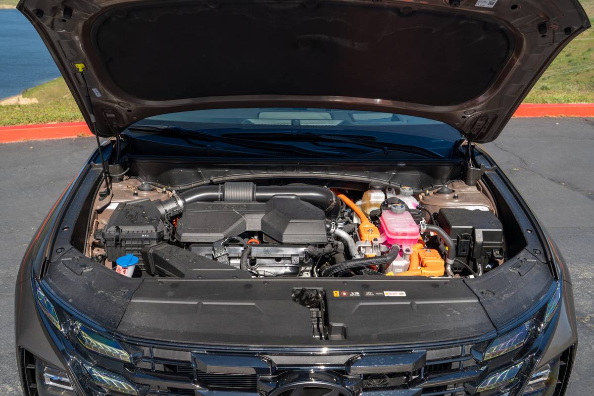 hyundai tucson hybrid limited awd 2026 06 exterior engine bay scaled jpg