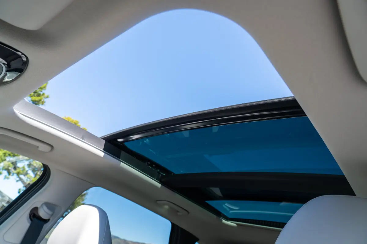 hyundai tucson hybrid limited awd 2026 17 interior sunroof 1 scaled jpg