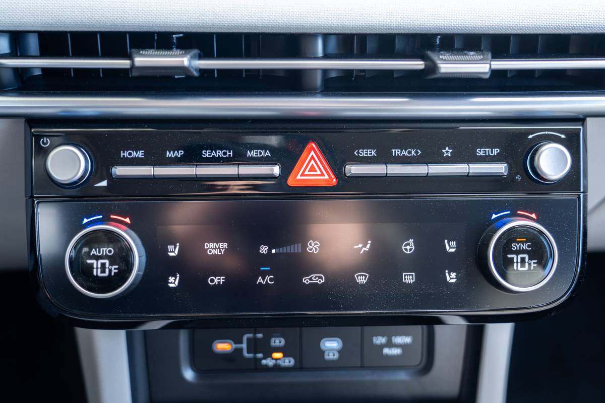 hyundai tucson hybrid limited awd 2026 24 interior climate control scaled jpg