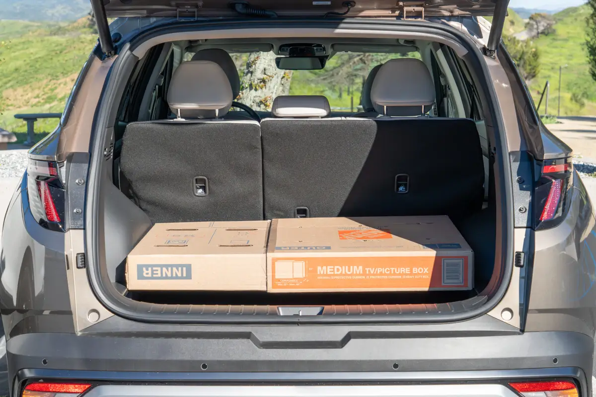 hyundai tucson hybrid limited awd 2026 39 interior cargo 1 scaled jpg