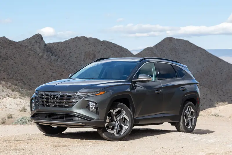 hyundai-tucson-limited-2022-06-exterior-front-angle