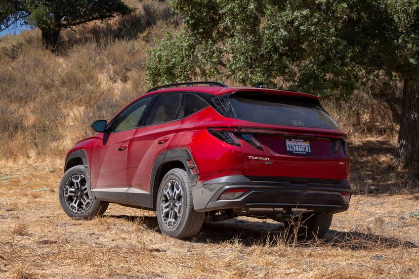 hyundai-tucson-xrt-2025-05-exterior-rear-angle
