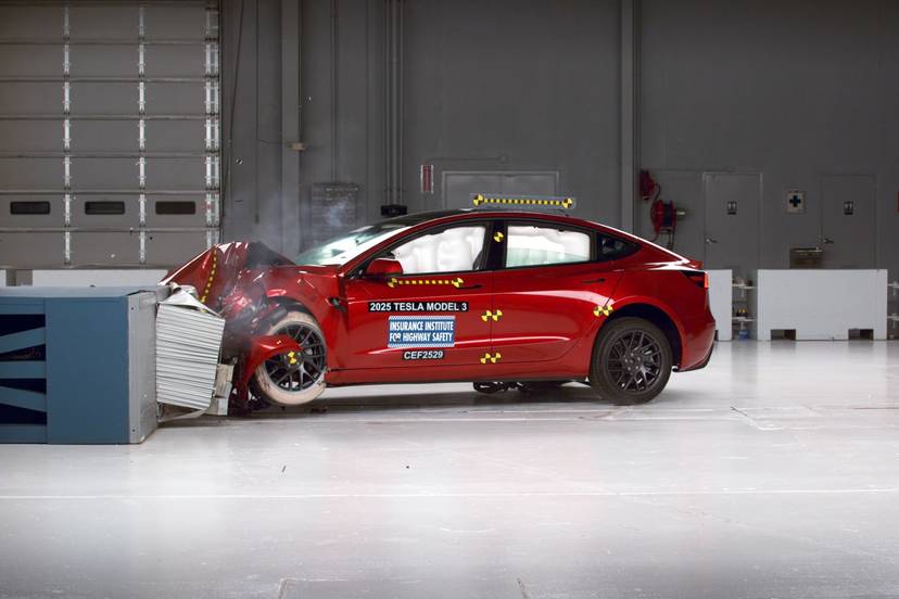iihs-ev-testing-2025-exterior-iihs-02