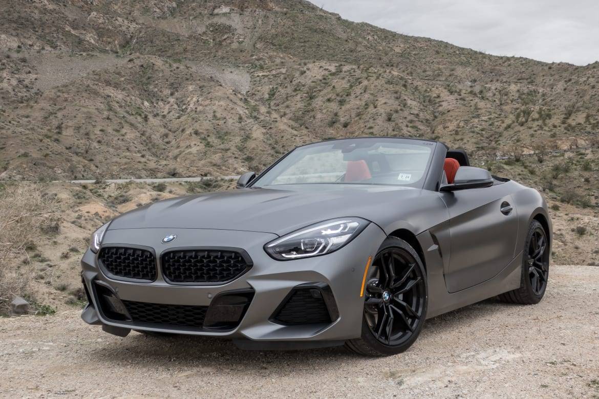 01-bmw-z4-2019-angle--exterior--front--mountains--silver.jpg