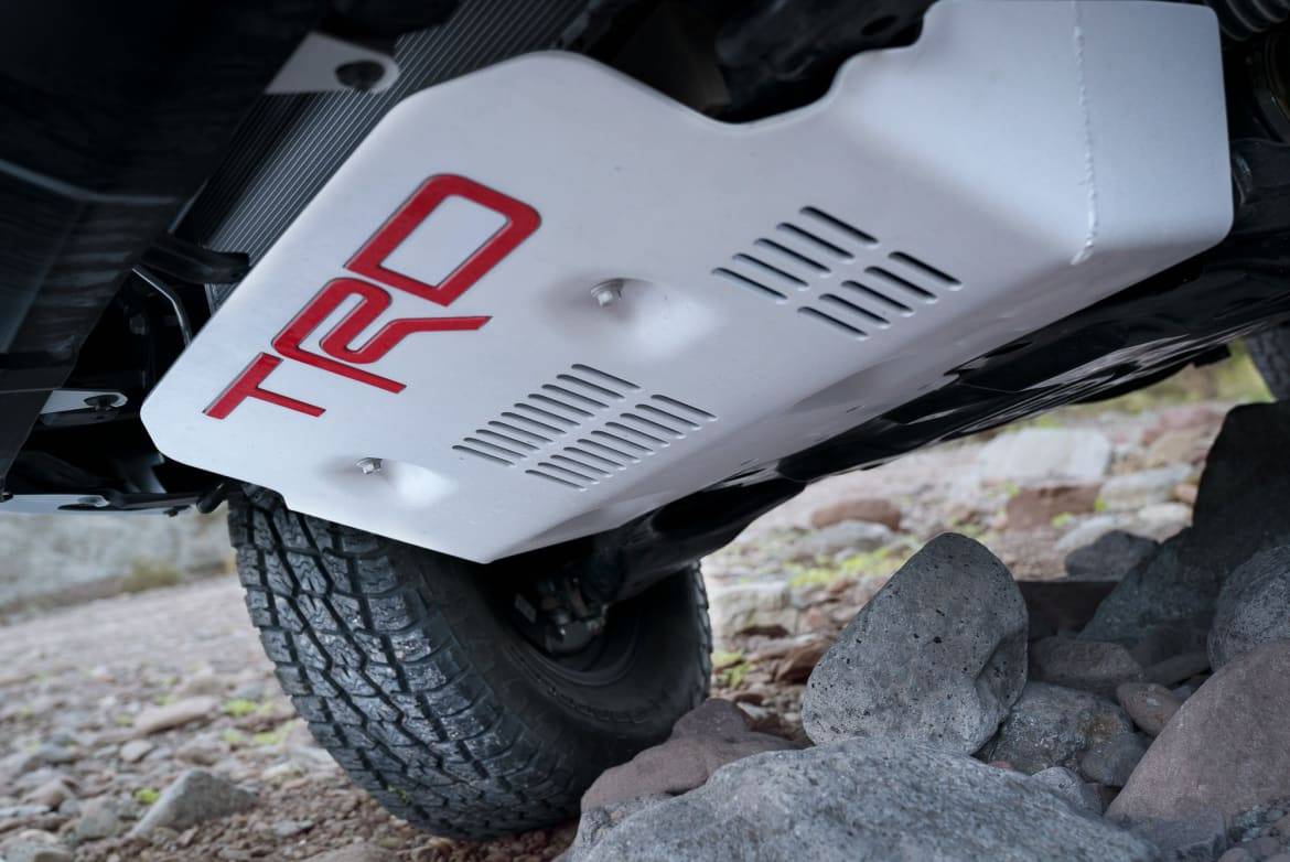 01-toyota-trd-pro-2019-exterior--skid-plate--undercarriage.jpg