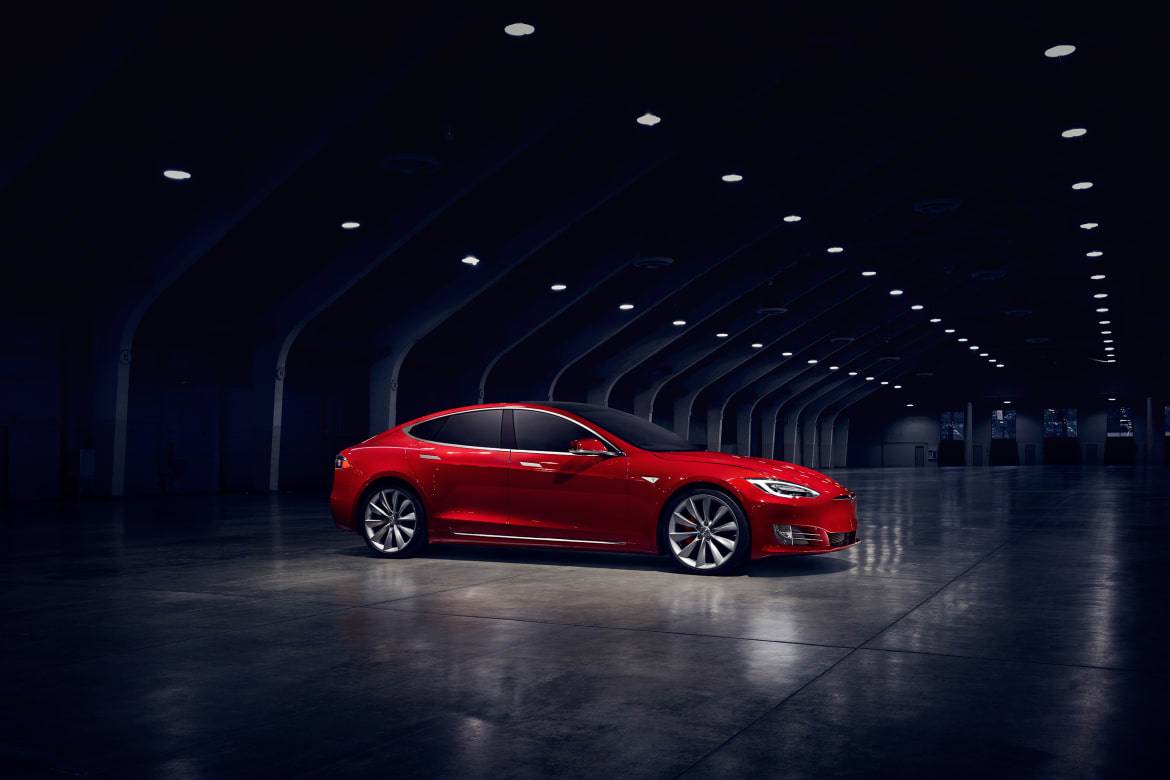 2017 Tesla Model S | Manufacturer image