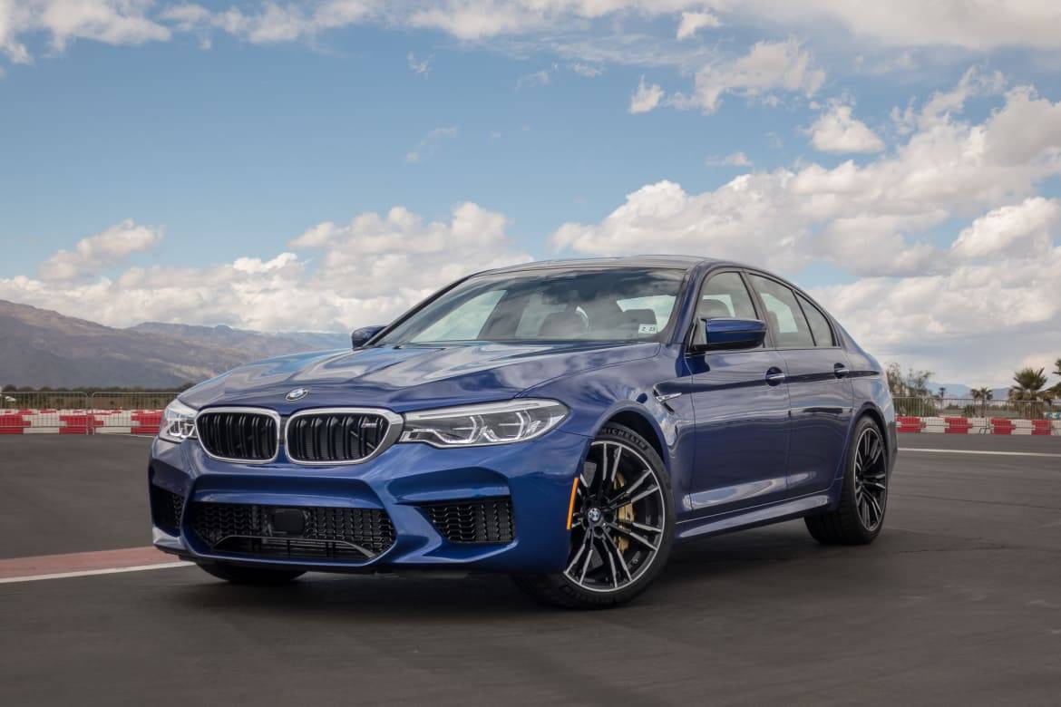 01-bmw-m5-2018-angle--blue--exterior--front.jpg