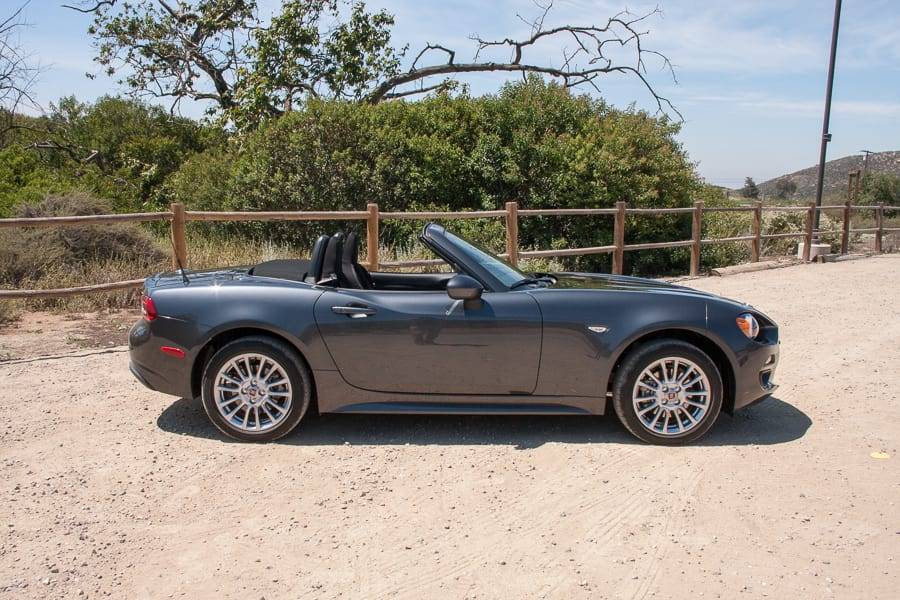 17_Fiat_124_Spider_Review.jpeg