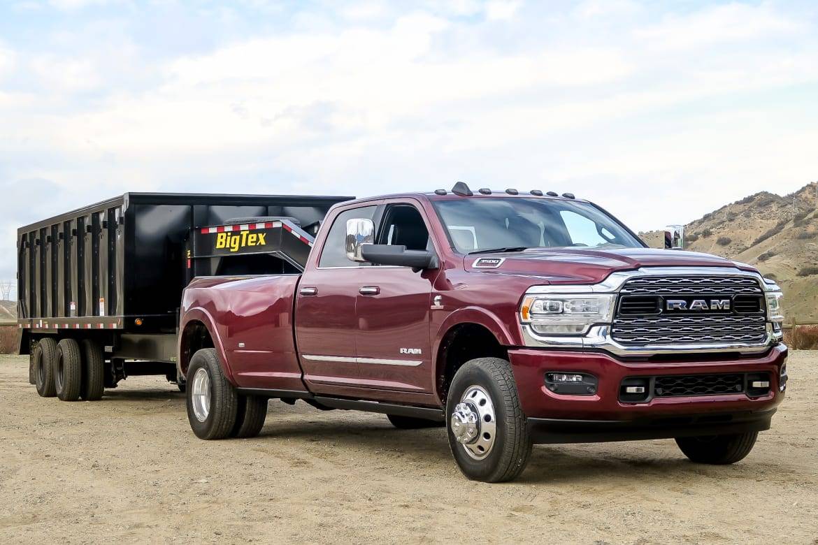 22-ram-3500-2019-mw-exterior--red--towing-mw.jpg