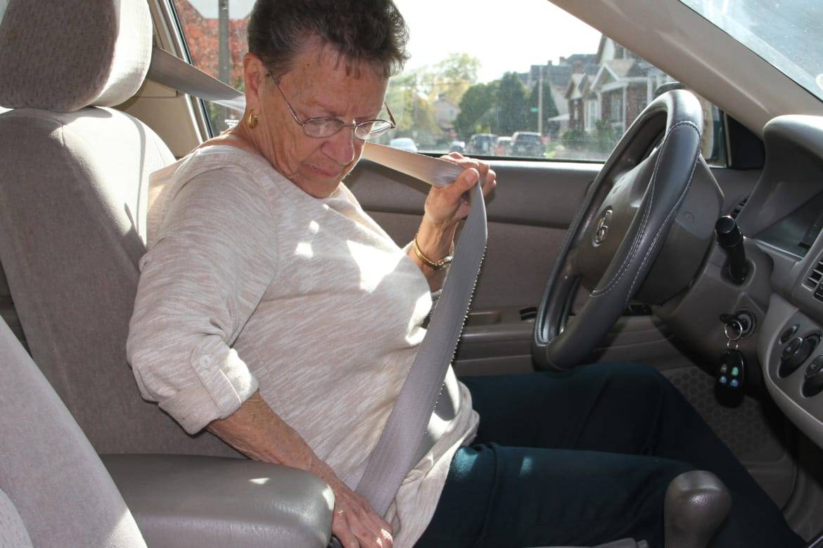 Researchers Study Safer Seat Belts for Seniors | Cars.com