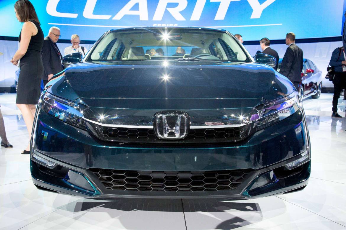 2018 Honda Clarity Plug-In Hybrid | Cars.com photo by Evan Sears