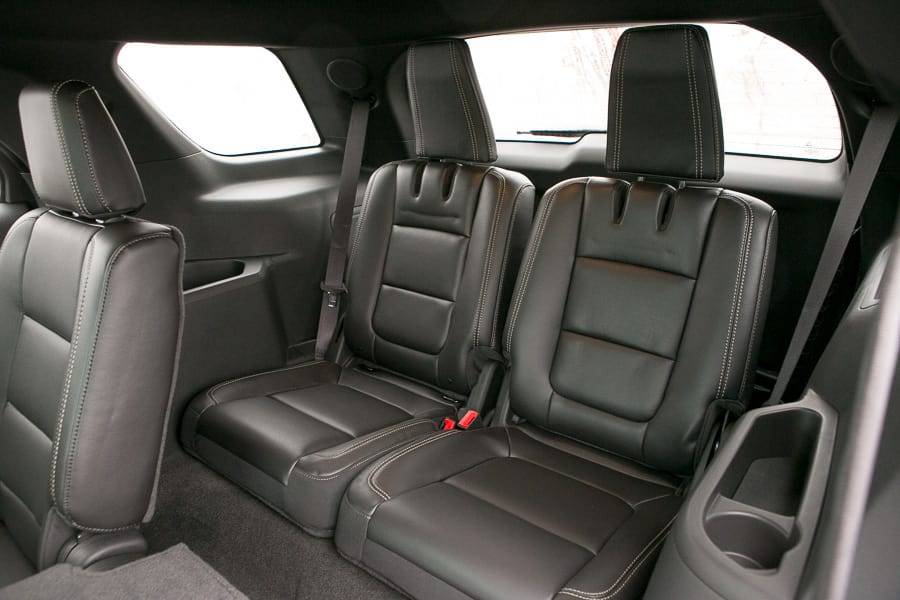 Bmw x7 третий ряд сидений. Tesla model s 2021 interior. 3 row seats. Форд эксплорер рестайлинг 2 3 ряд. Dodge 7 местный джип.