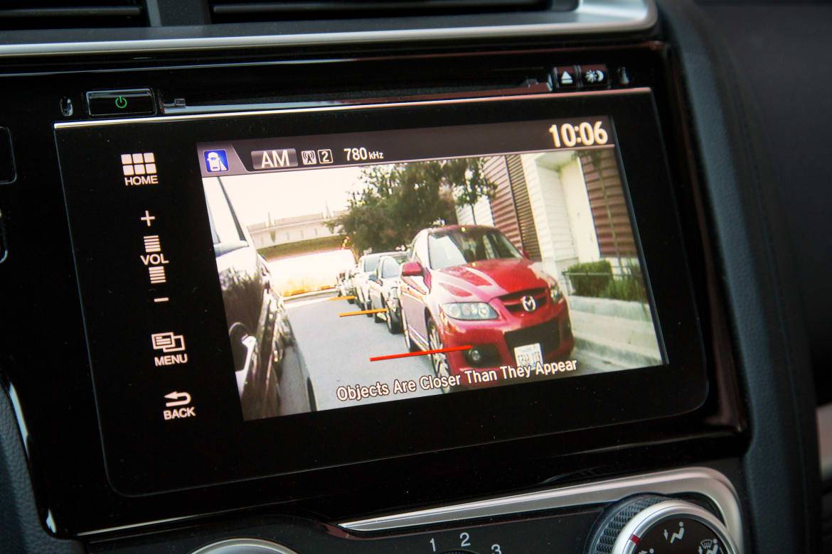 Honda's LaneWatch side mirror camera coulda been a contenda (but isn't