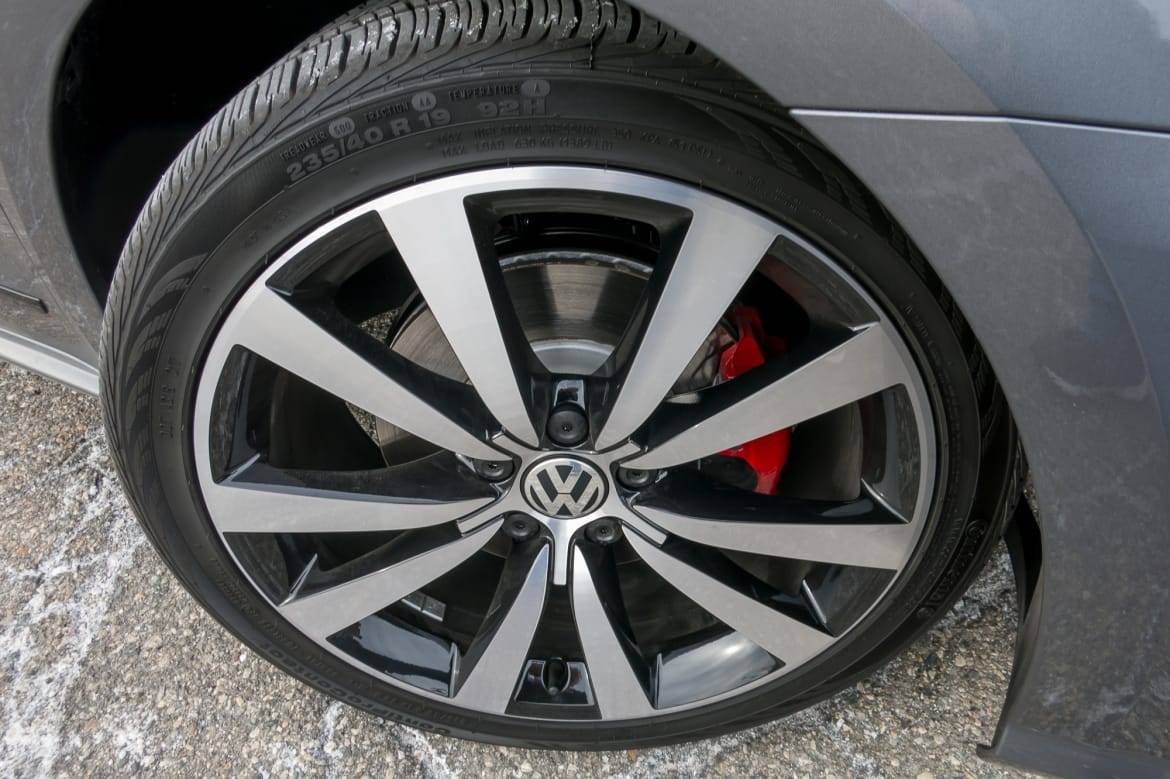 2018 Volkswagen Passat GT Quick Spin: Big on Value, Less on Sport ...