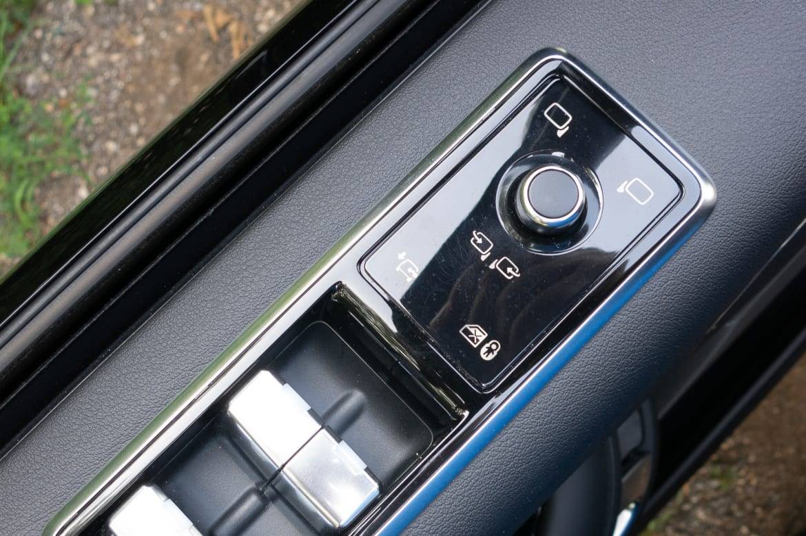 img 2063756377 1536609526077 jpg