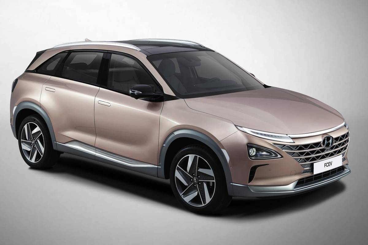 Hyundai Nexo fuel-cell electric SUV 1 OEM.jpg