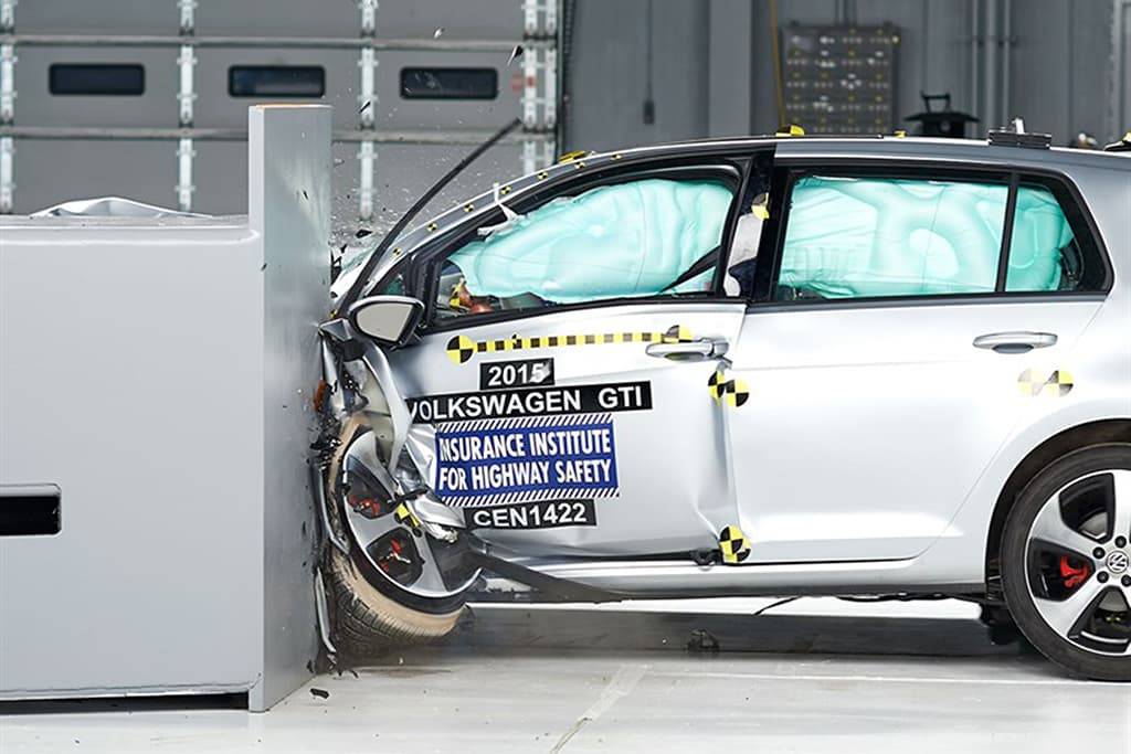 2016 VW Golf, SportWagen, GTI and Jetta Get Top IIHS Safety Rating