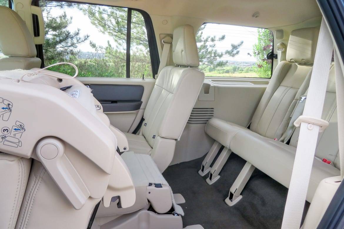 Lincoln suv 3 row seating best sale