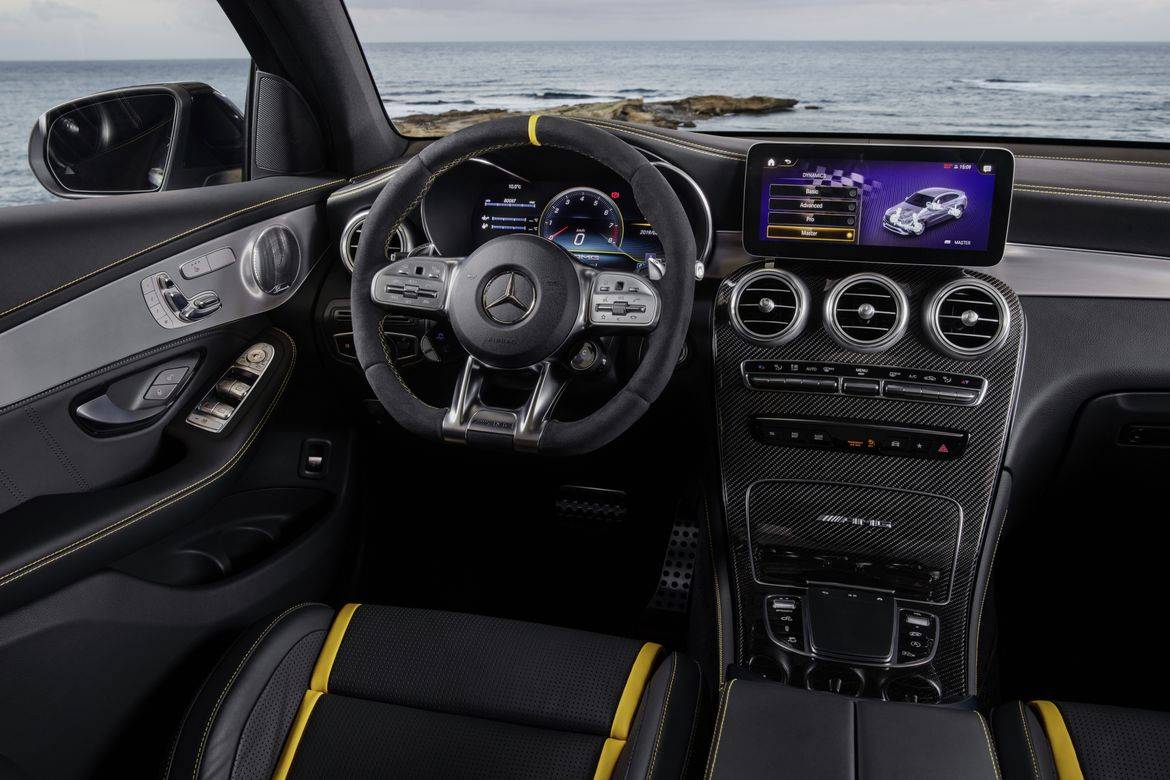 Mercedes Amg Glc63 Suv Gets Light Exterior Updates Modern Tech News Cars Com