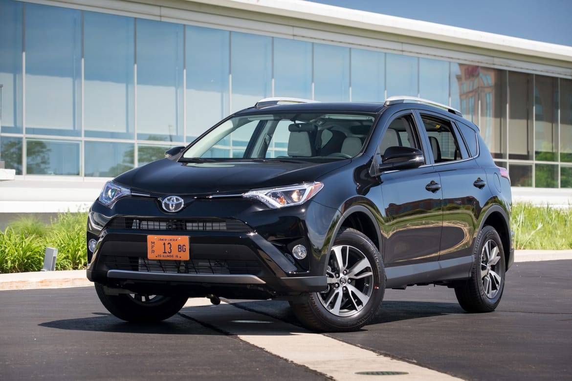 Toyota Drops Price Of 2017 Rav4 News Cars Com