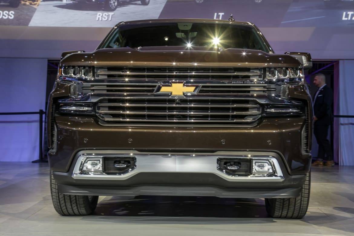 The 2019 Chevrolet Silverado 1500 Is Feeling Centered | Cars.com