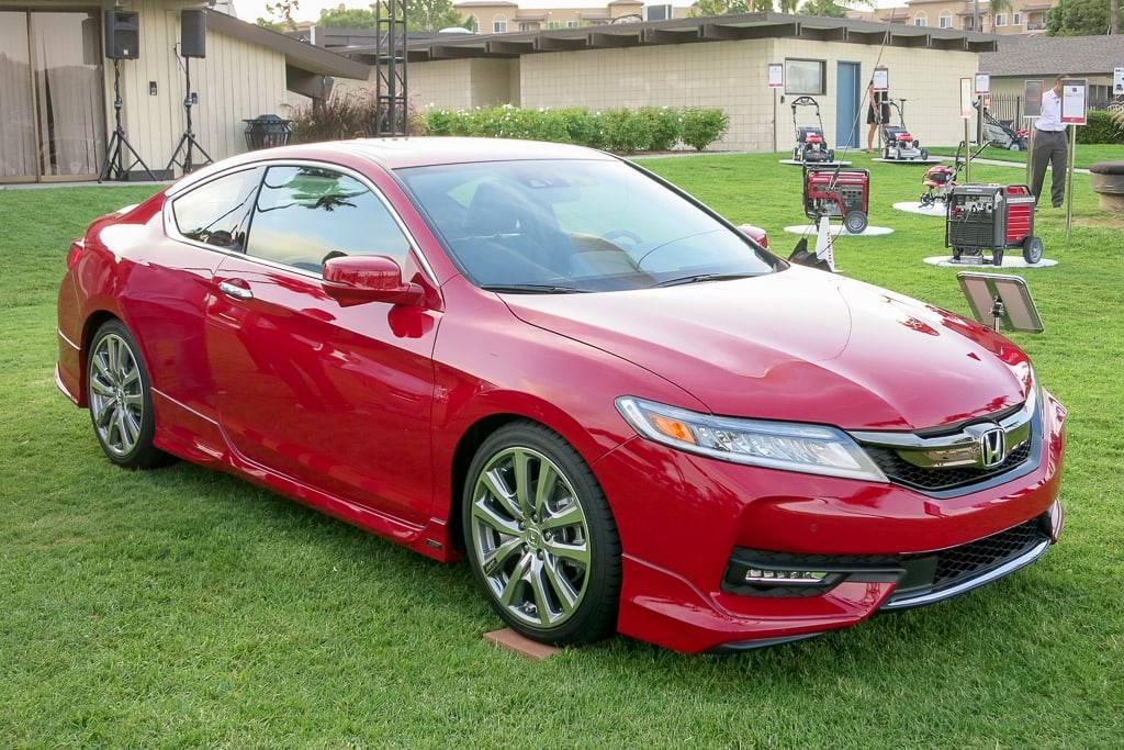 2016 Honda Accord Photo Gallery (43 Photos) 