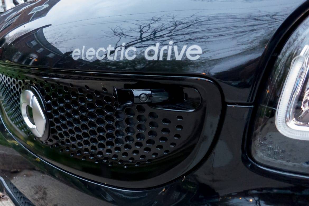 7 Ways the 2018 Electric Smart ForTwo Is Not Dumb