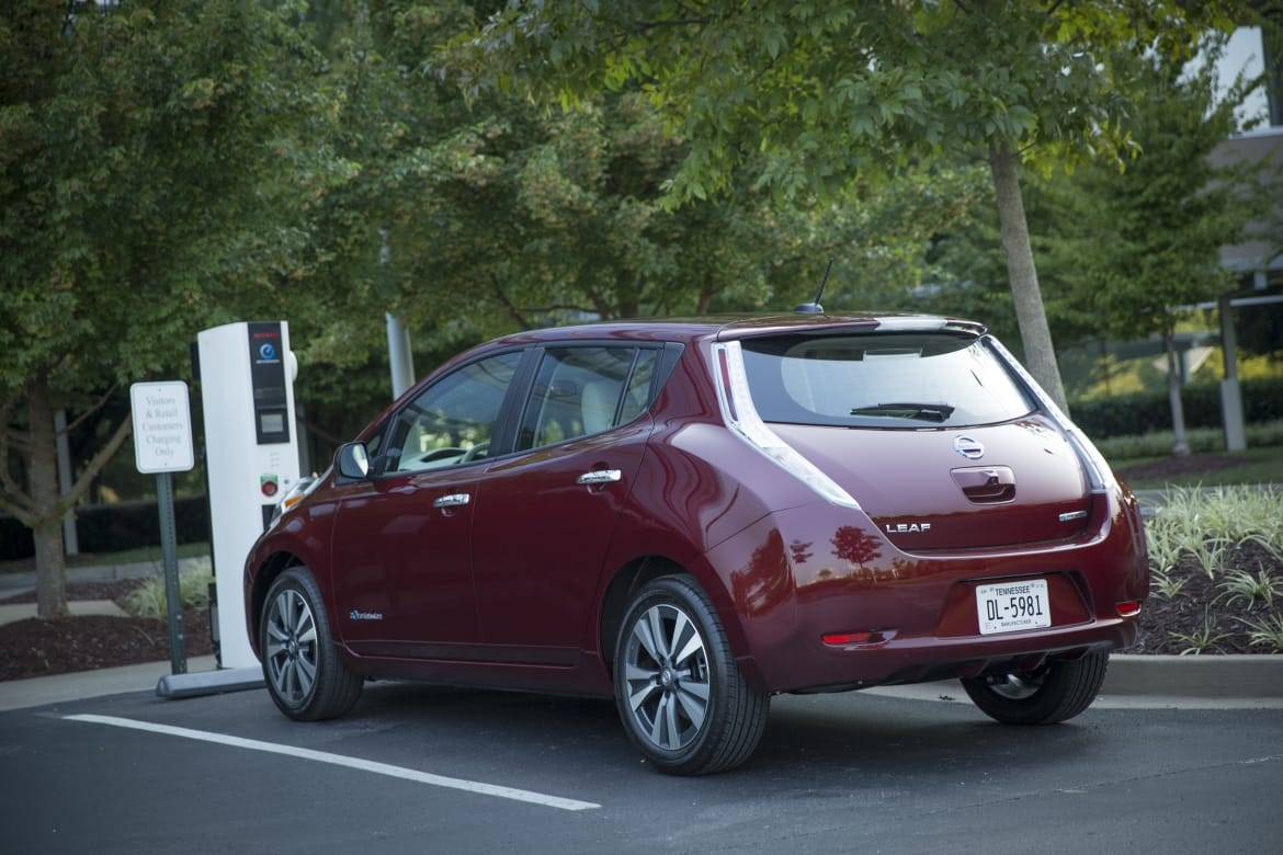 200 mile online electric car