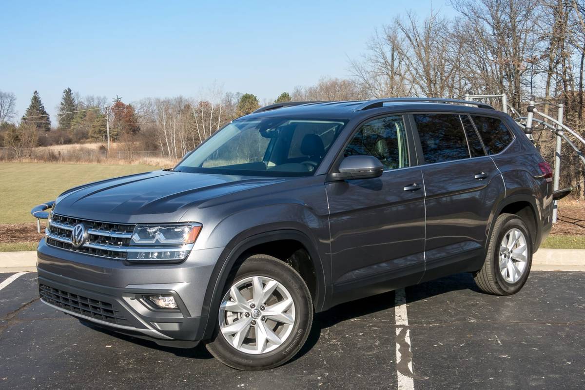 2018 Volkswagen Atlas 2.0T Quick Spin: Does It Really Need a V-6 ...