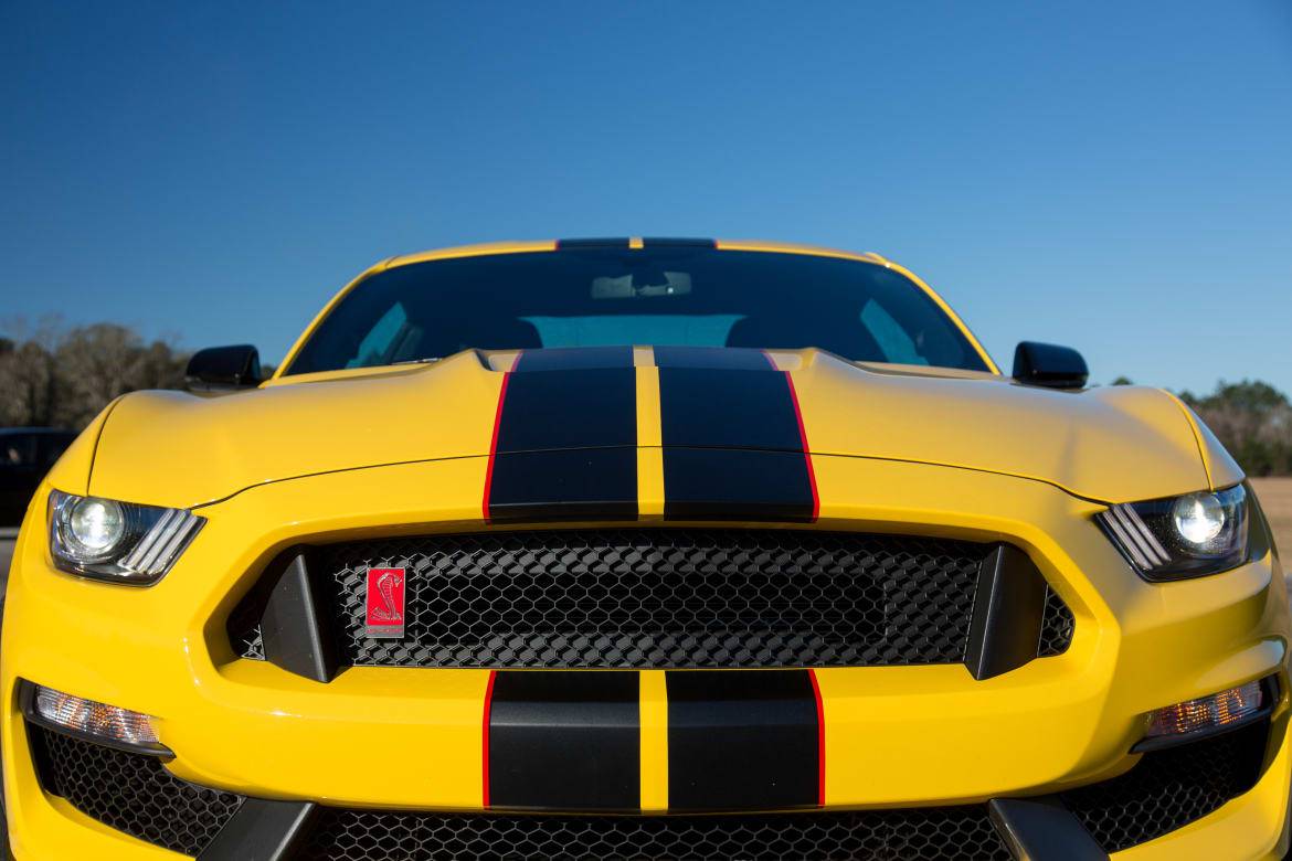 16Ford_Mustang-Shelby-GT350R_ES_28.jpg