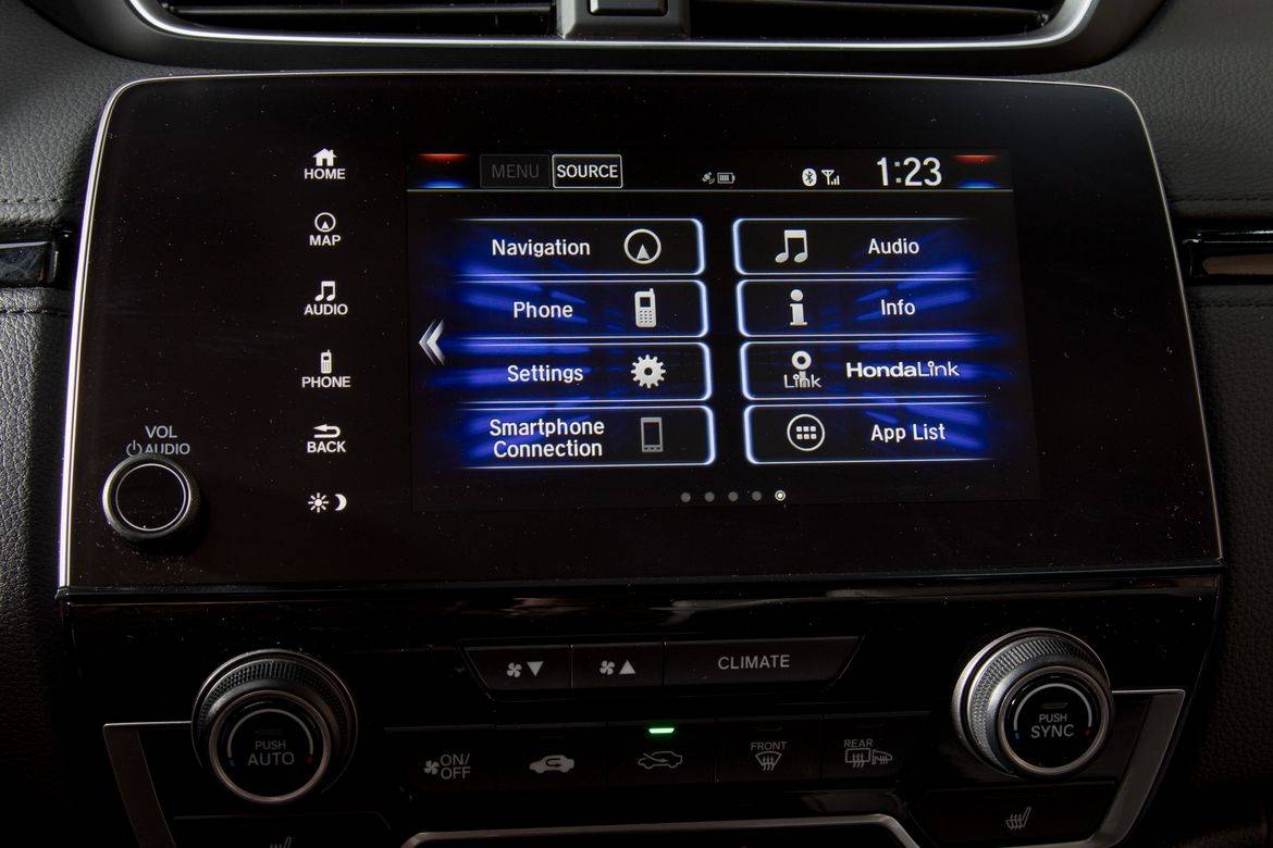 19-honda-cr-v-2019-center-stack-display--interior.jpg