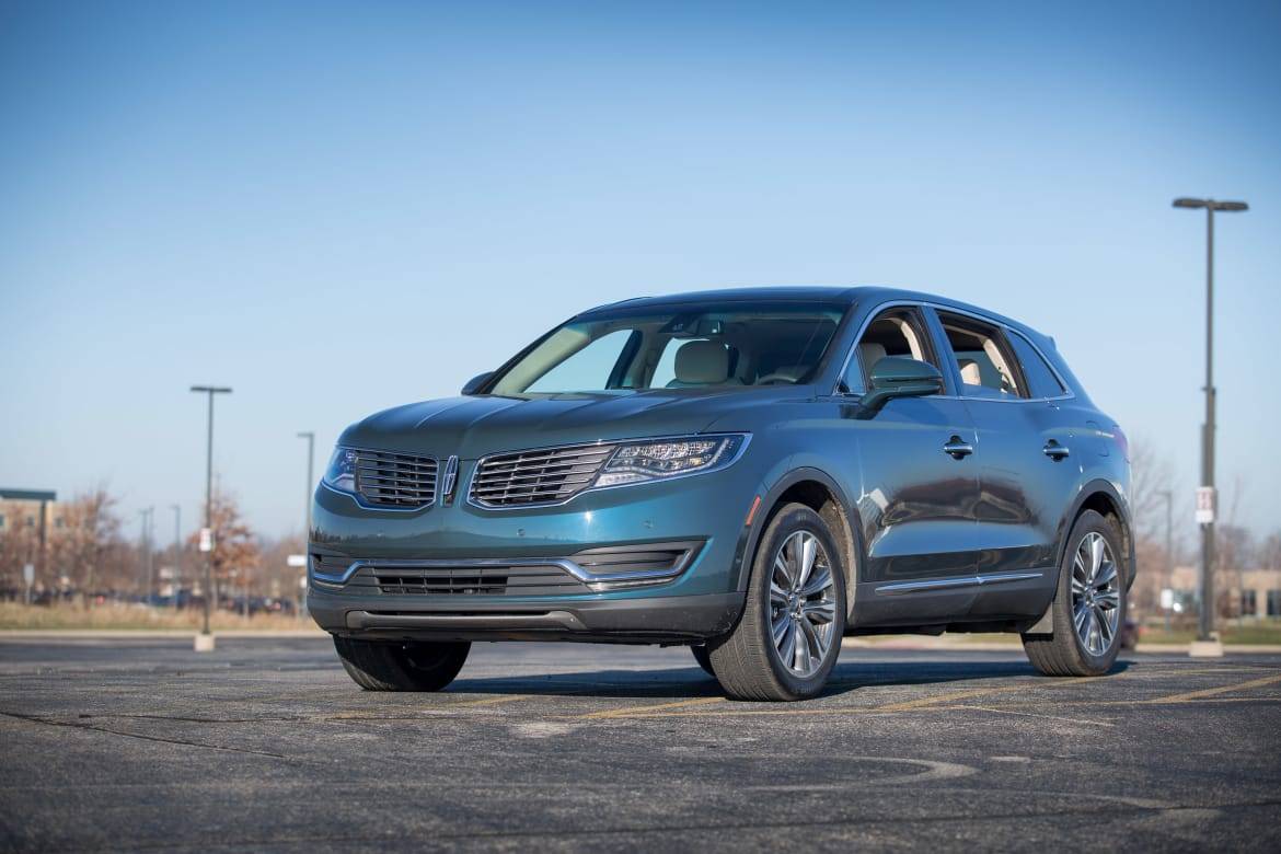 16_Lincoln_MKX_Review.jpg