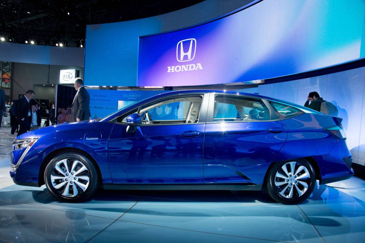 Honda Expands Clarity Lineup With Plug-In Hybrid and EV | Cars.com