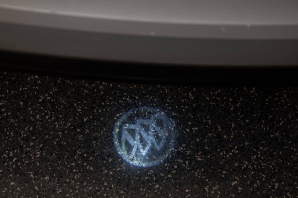 Land rover deals logo puddle lights