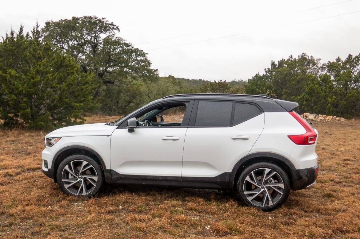 First Drive 19 Volvo Xc40 Makes Competitors Look Dated Stuffy Or Both News Cars Com