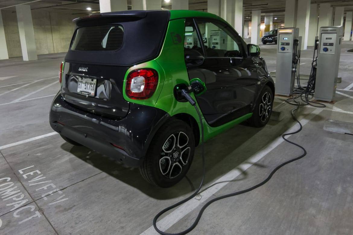7 Ways the 2018 Electric Smart ForTwo Is Not Dumb