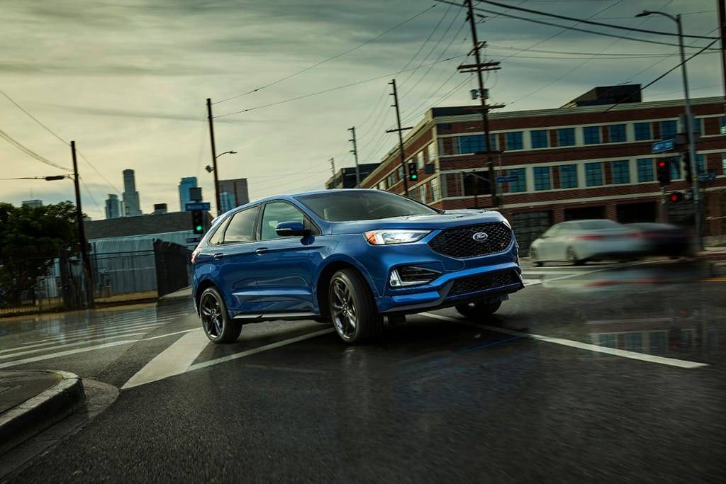 2019 Ford Edge Dulls Mileage Expectations, Sharpens AWD Abilities ...