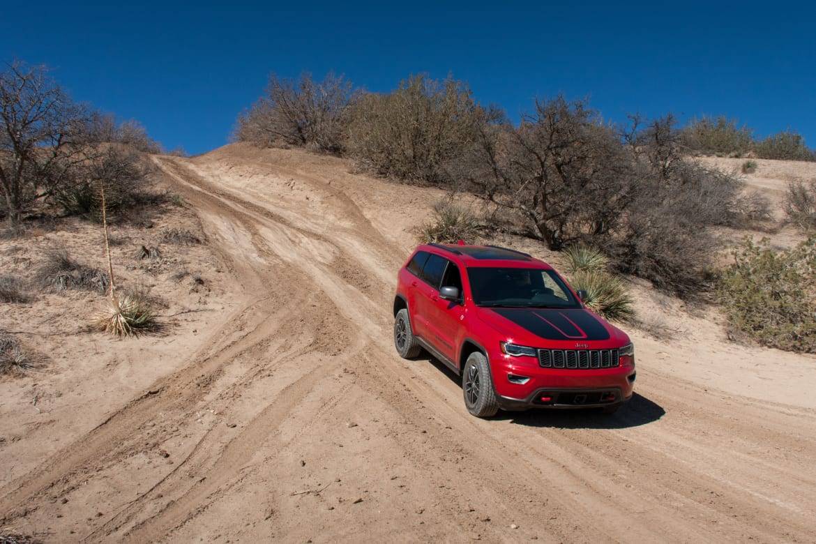 17Jeep_Grand-Cherokee-Trailhawk_BW_13.jpg