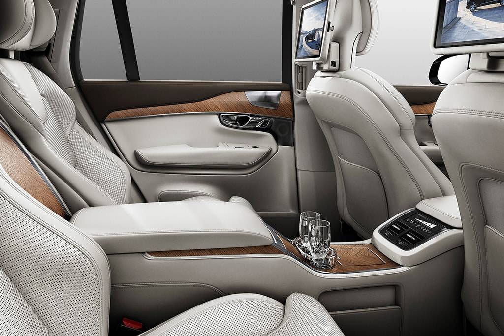 Volvo_XC90_Excellence_Interior_1.jpg
