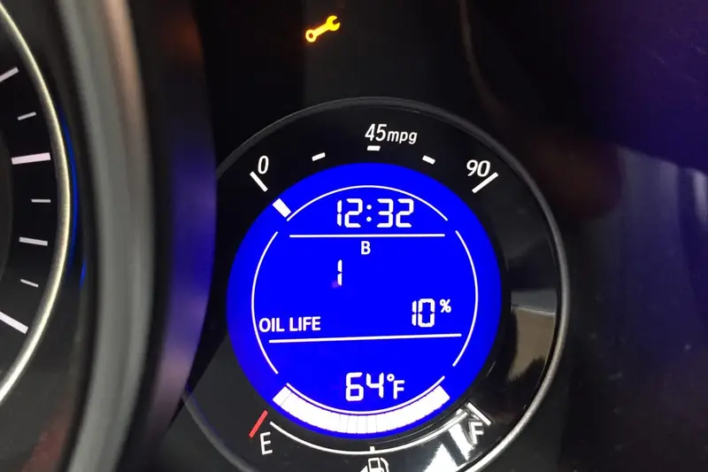 Honda Fit B1 Service indicator on dashboard